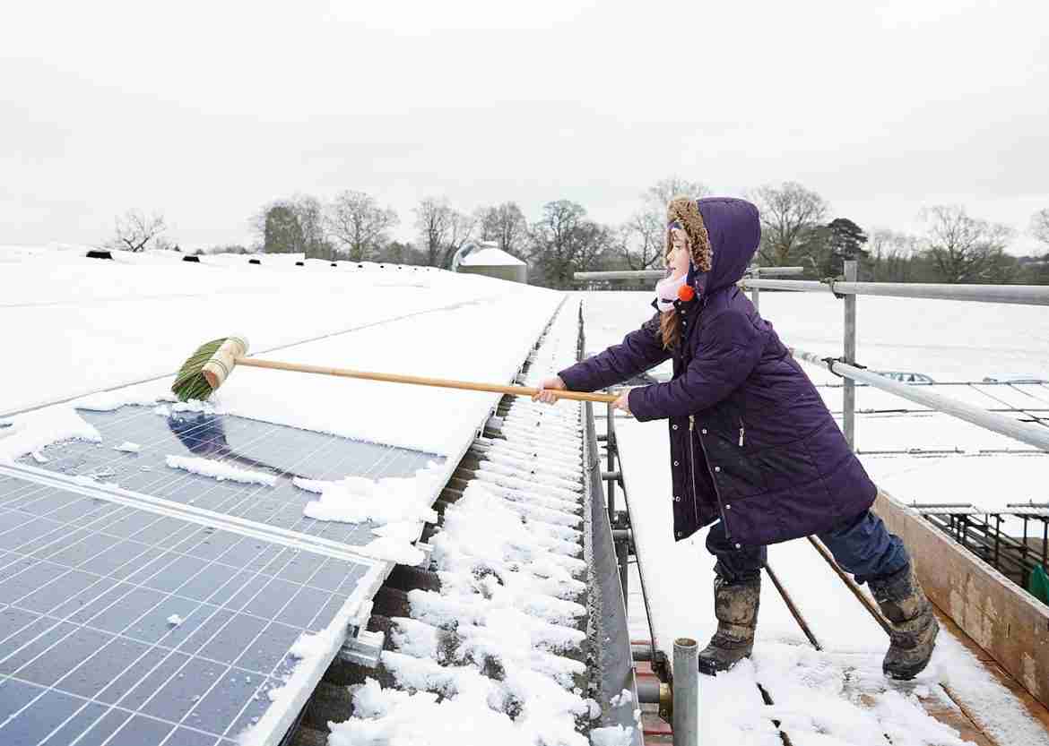 Harnessing Winter Sunshine: Maximizing Solar Panel Efficiency in Cold Months