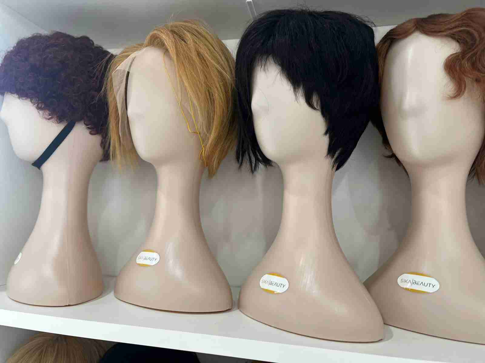 Empowering Elegance: Choosing the Best Wigs for Cancer Patie