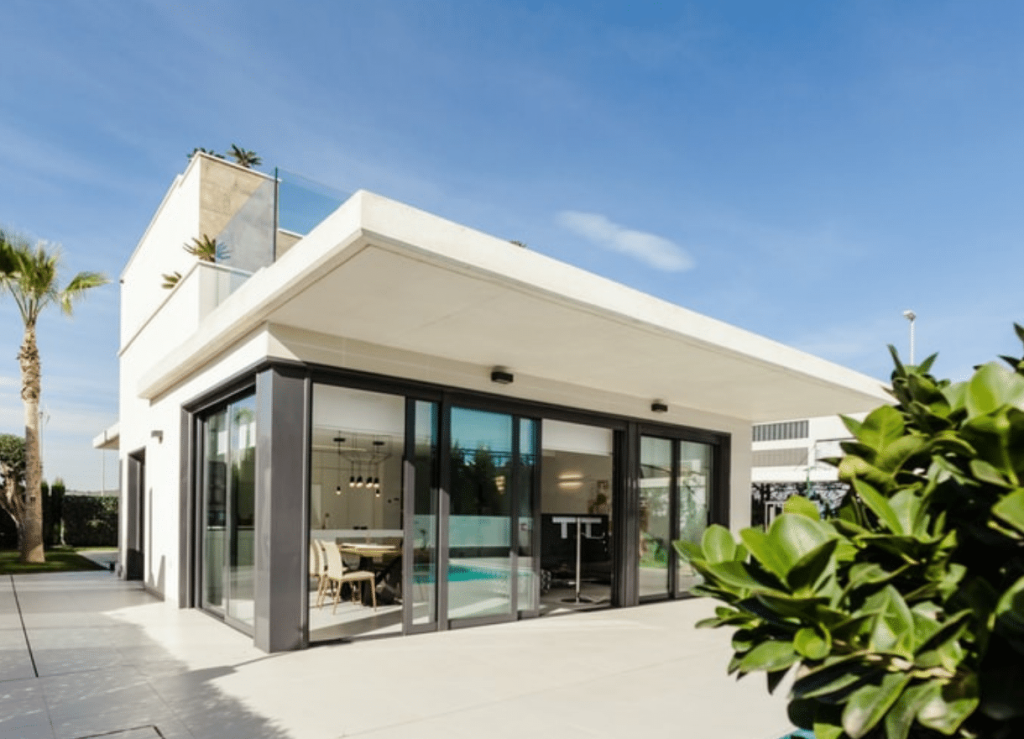 Why Office Tinting Gold Coast is a Smart Investment for Your Business