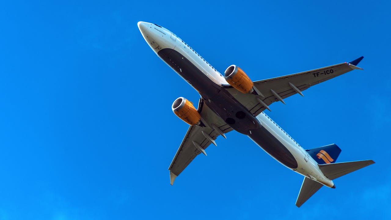 What You Need to Know Before Booking Expedia Last Minute Deals?