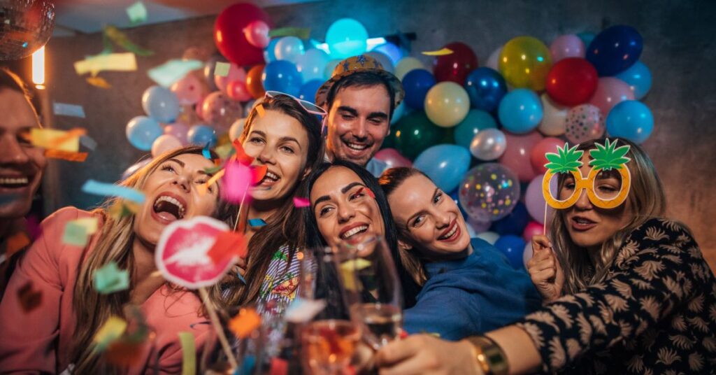 How many hours does the rental from Selfie Photo Booth Rental Houston cover?