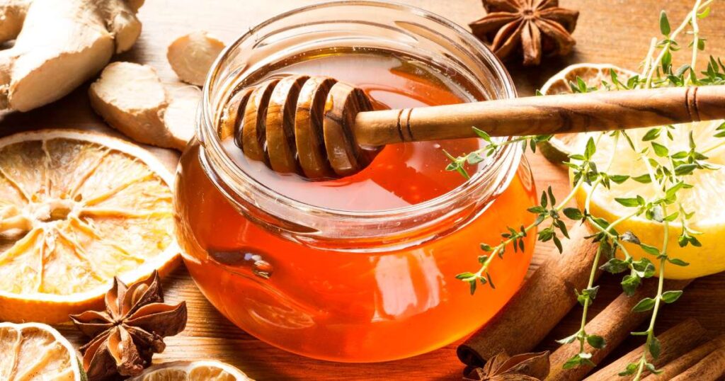 How does Yemeni Sidr Honey Dubai support local Yemeni communities?