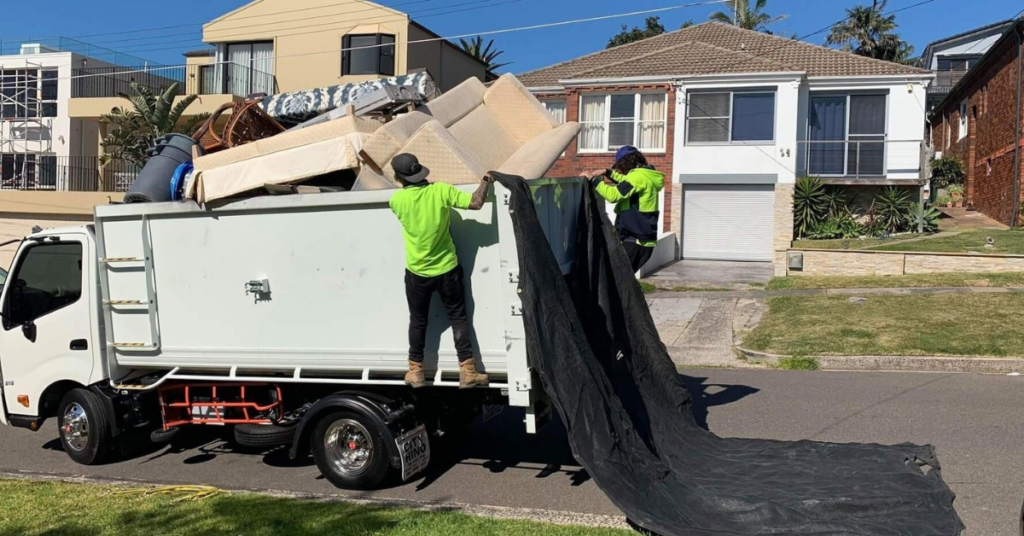 How the Best Trash Companies in California Support Community Clean-Up Initiatives